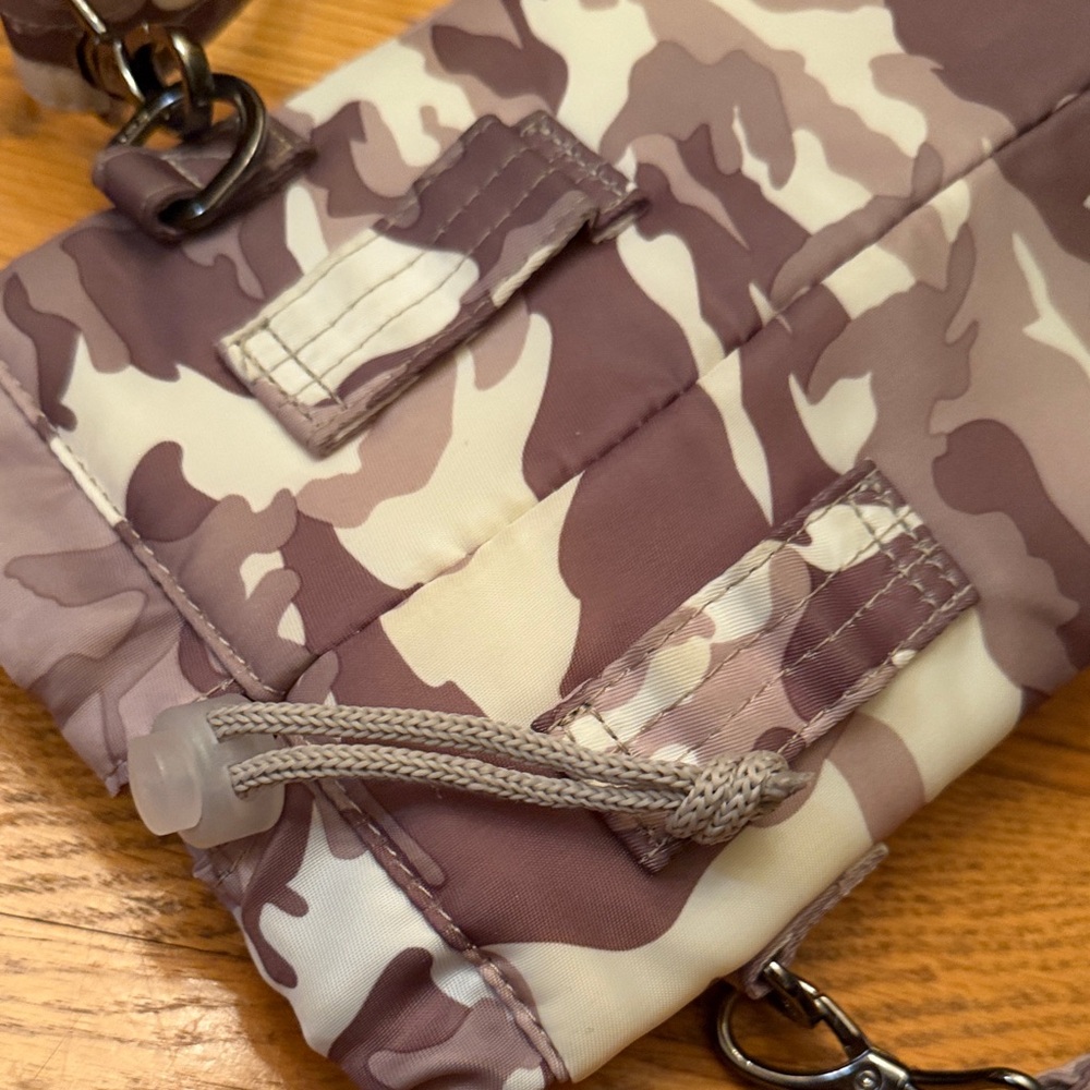 Lug by Huggie SE water bottle holder with 3 zipper pouches - Camo Crossbody Bag - Picture 9 of 11